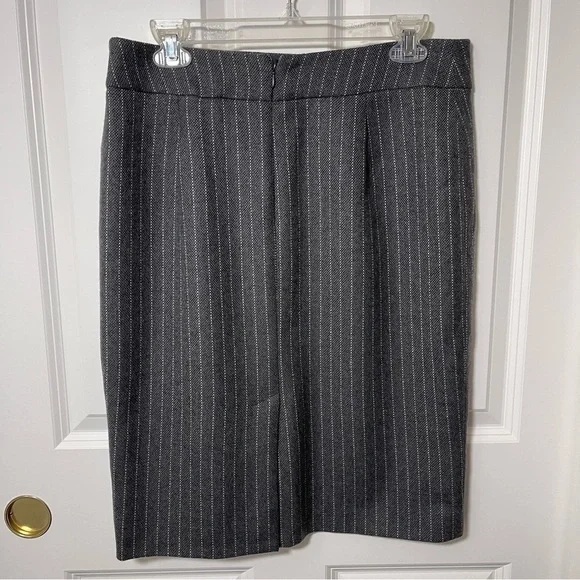 Armani Collezioni Gray Wool Pinstripe Pencil Skirt Lined - Picture 5 of 12